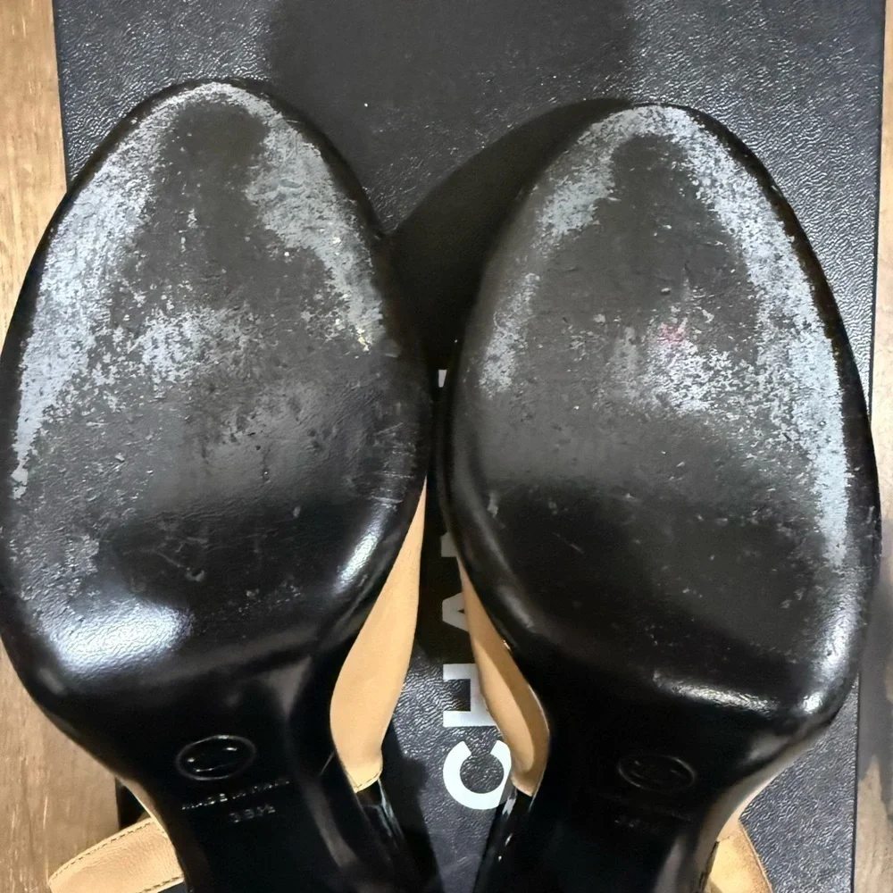 CHANEL chic heels